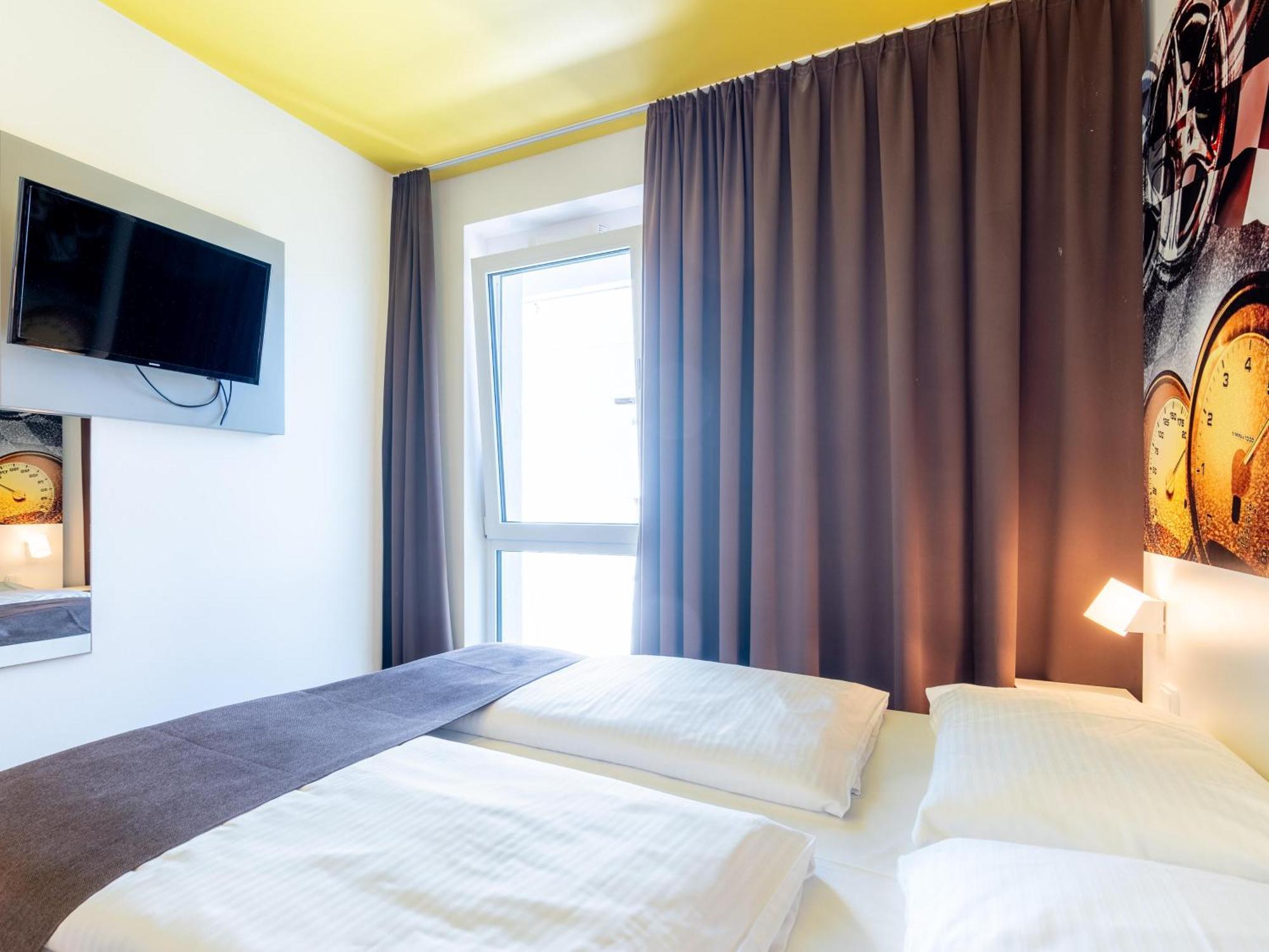 B&B Hotel Stuttgart-Zuffenhausen Ngoại thất bức ảnh