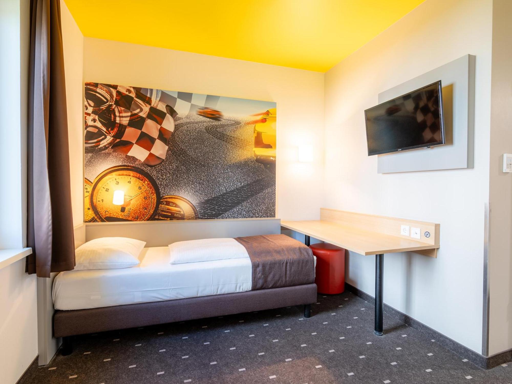 B&B Hotel Stuttgart-Zuffenhausen Ngoại thất bức ảnh