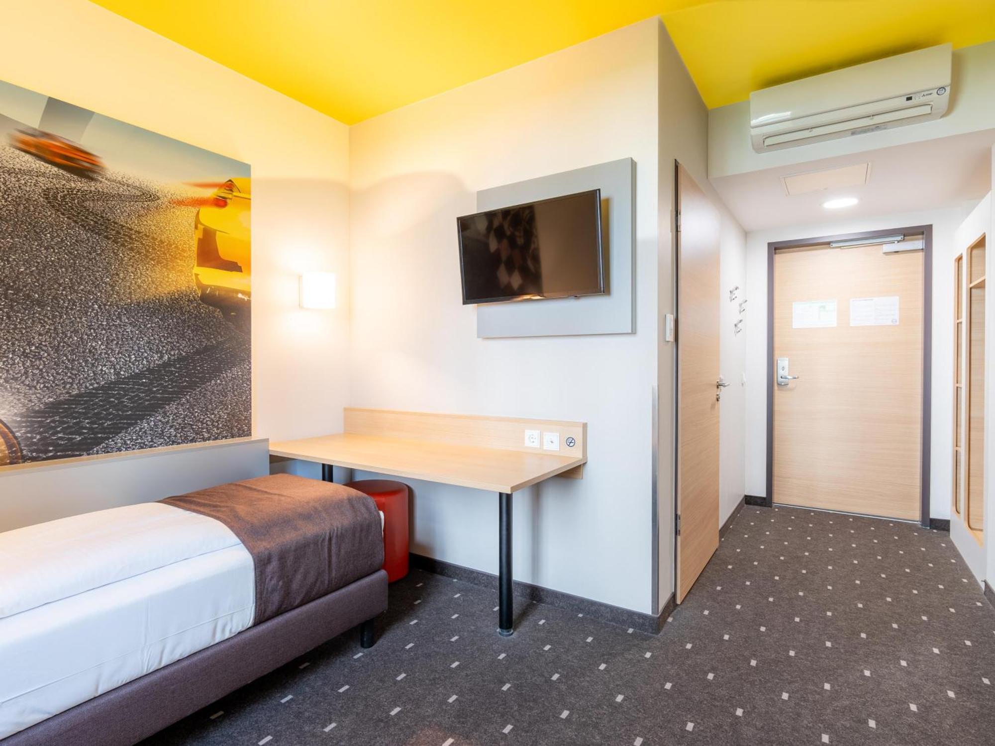 B&B Hotel Stuttgart-Zuffenhausen Ngoại thất bức ảnh