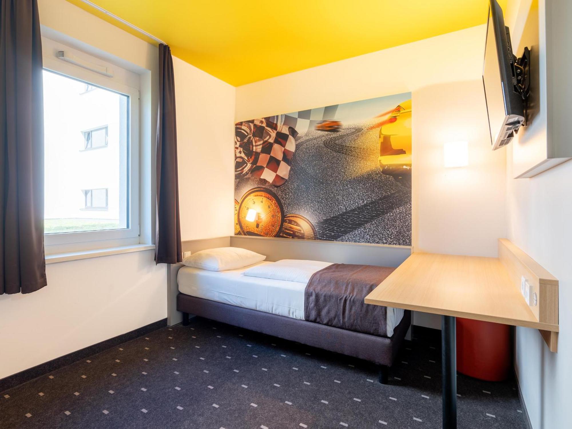 B&B Hotel Stuttgart-Zuffenhausen Ngoại thất bức ảnh